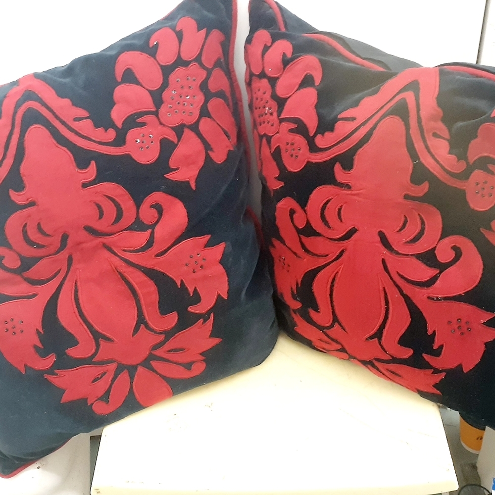 ❤2 Surya Black Velvet & Red Beaded Floral Throw accent Pillow 21"